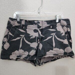 Old Navy Shorts Womens Size 8 Floral Print Gray Black Casual Mid-Rise